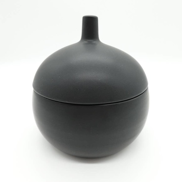 ZODAX Bodega Ceramic Candle Large Black Lemon Blackberry Musk 16.7oz 50hr NIB - Picture 5 of 11